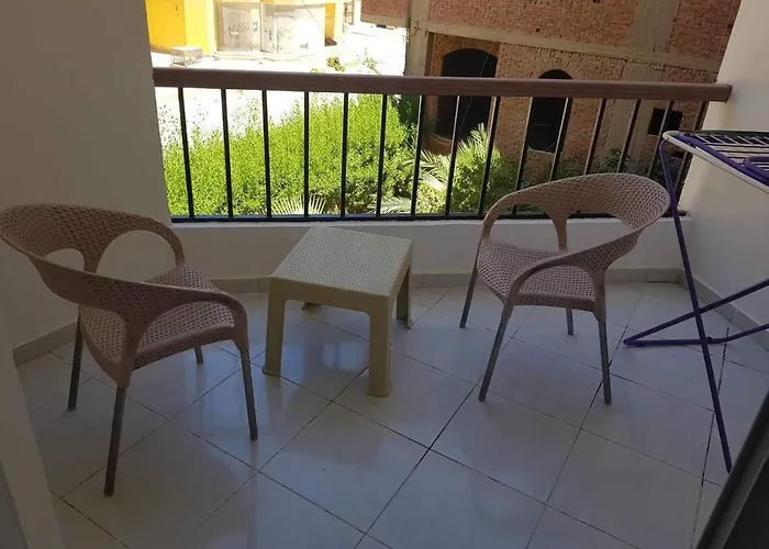 وحدة فندقية سياحية بكمبوانداند وسط Hurghada