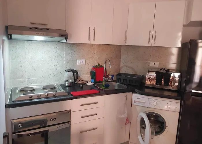 Apartman وحدة فندقية سياحية بكمبوانداند وسط Gurdaka